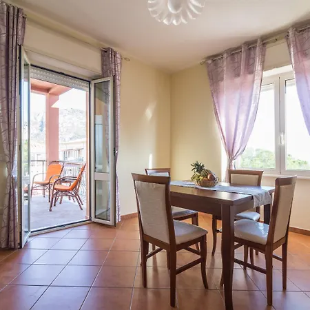 Casa Pineta 1 Apartment