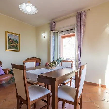 Apartment Casa Pineta 1 *